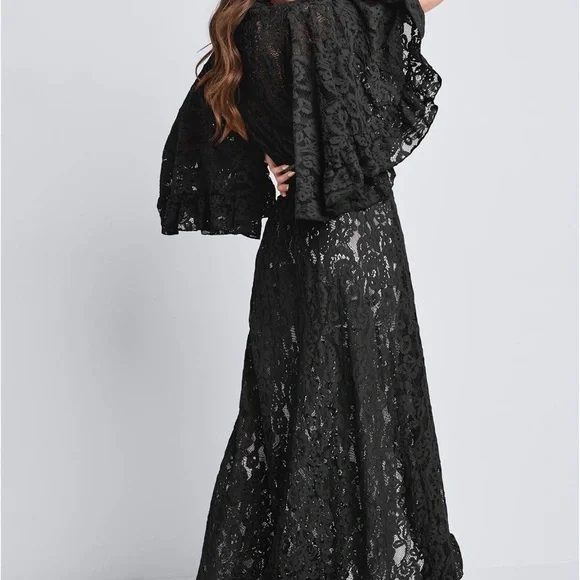 Sold elsewhere Venus All-over lace defines this wrap style maxi top  new size 8 - Picture 4 of 6